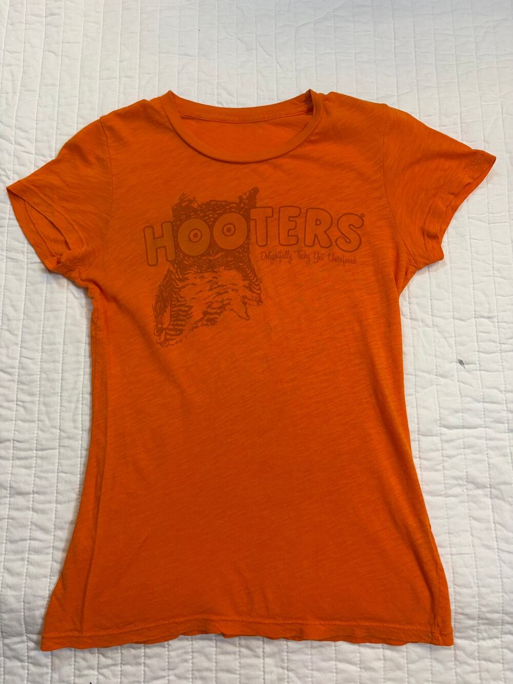 Hooters "Delightfully Tacky Yet Unrefined" Graphic Tee - Orange - Small (NWOT)